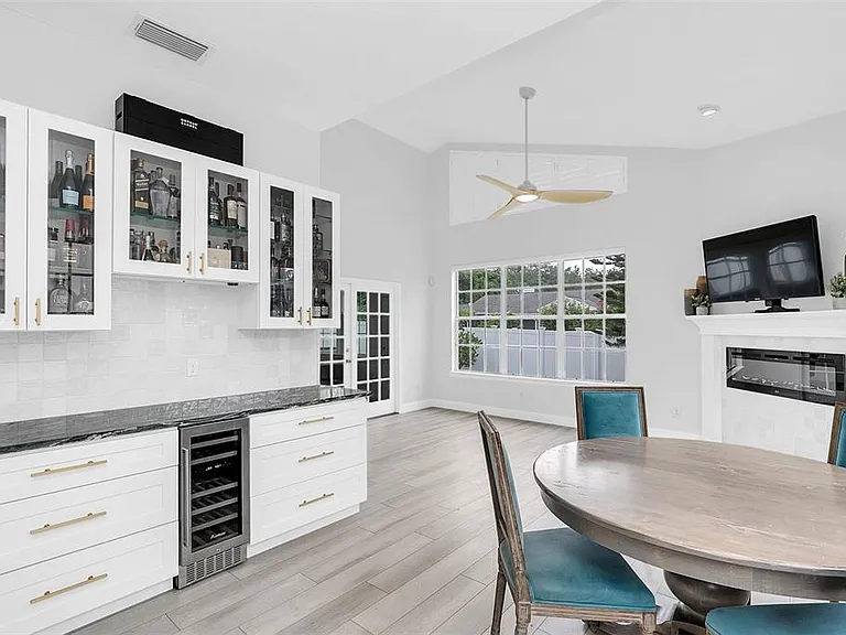 1006 Nottingham St — Photo 12