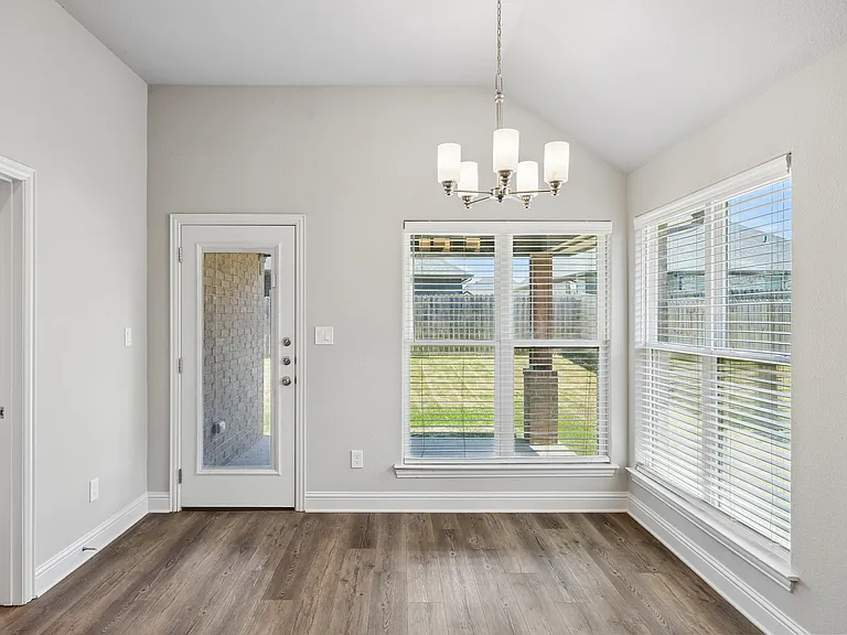 2907 Tulip Dr — Photo 9