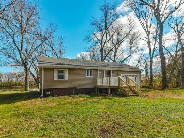 10891 Edgemere Ter, Roscoe, IL 61073