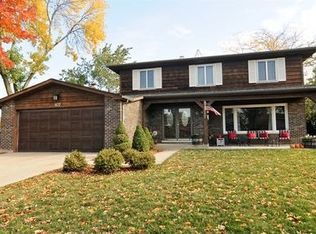 407 N Beck Rd, Lindenhurst, IL 60046