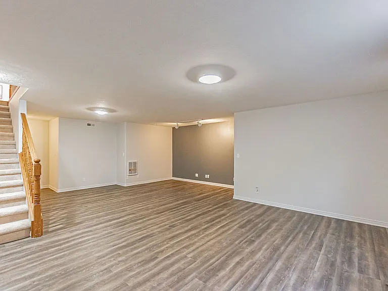 3915 Woodhaven Ln — Photo 28
