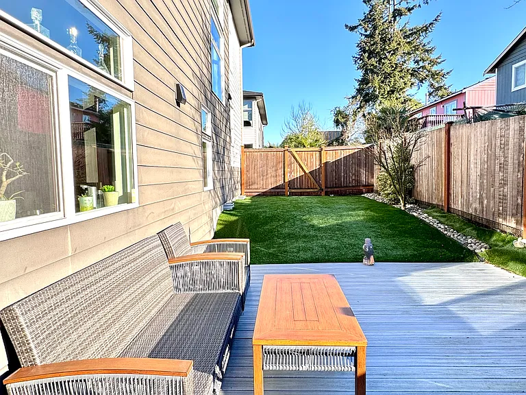 4042 Martin Luther King Jr Way S — Photo 23