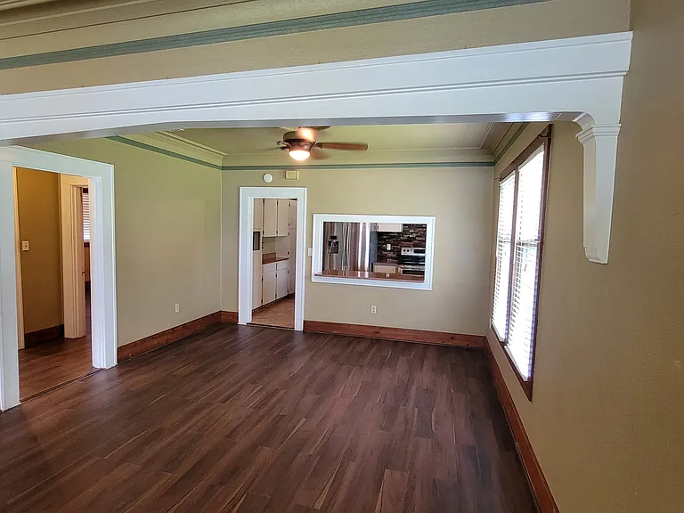 living room/dining room