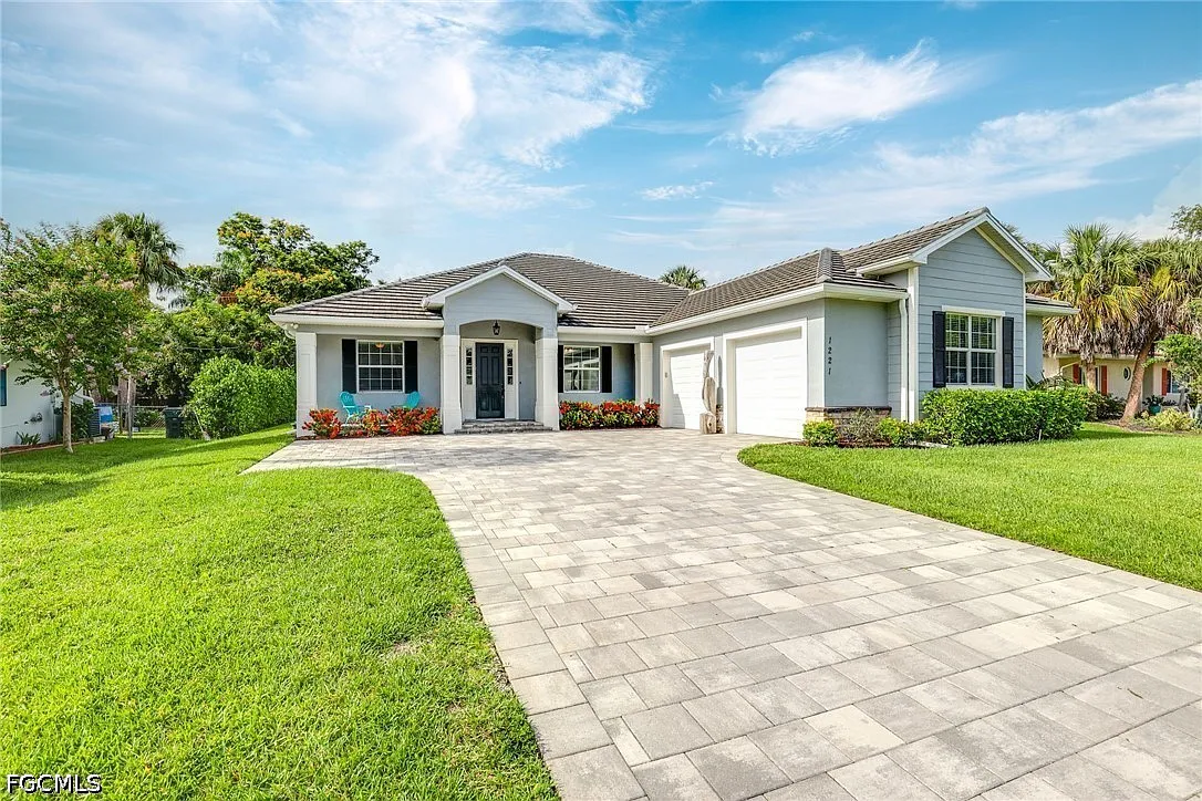 3 bed, 3.0 bath, 2721 sqft, $4,650 — Photo 1