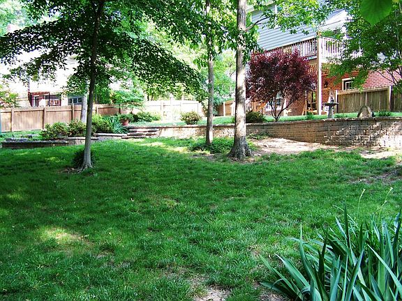 Gorgeous landscaped yard