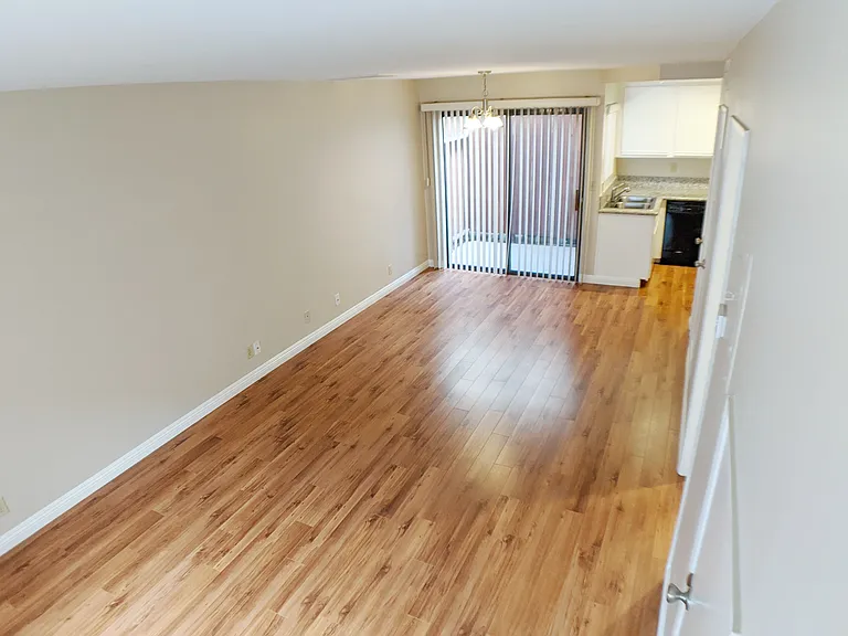1206 Viola Ave #7 — Photo 3