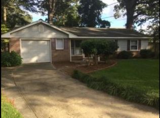 300 Westwood Cir, Virginia Beach, VA 23454