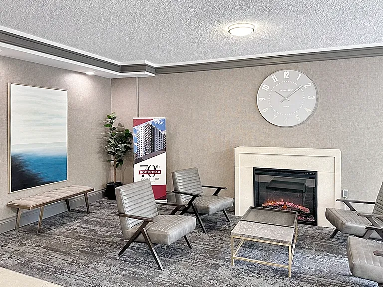 1363 Lakeshore Rd — Photo 9