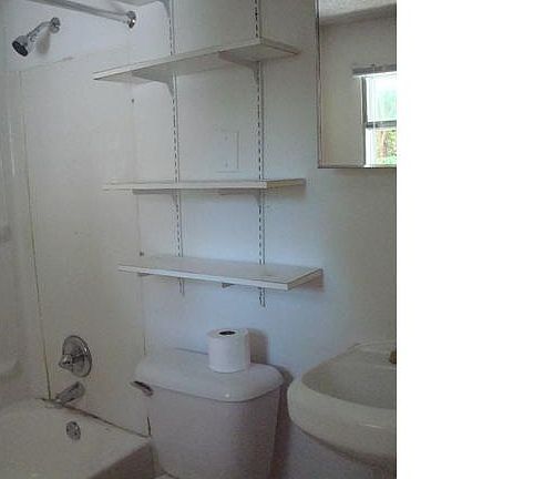 5th image of 3820 Long Dr
