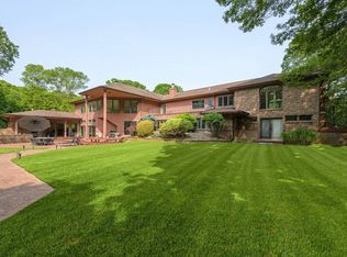 27 Realnautic Ct, Hampton Bays, NY 11946