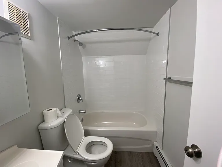 10405 Saskatchewan Dr NW — Photo 11