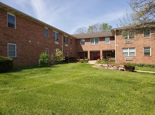 300 S Hamilton St #R3DFM0ZVW, Hillsboro, IL 62049