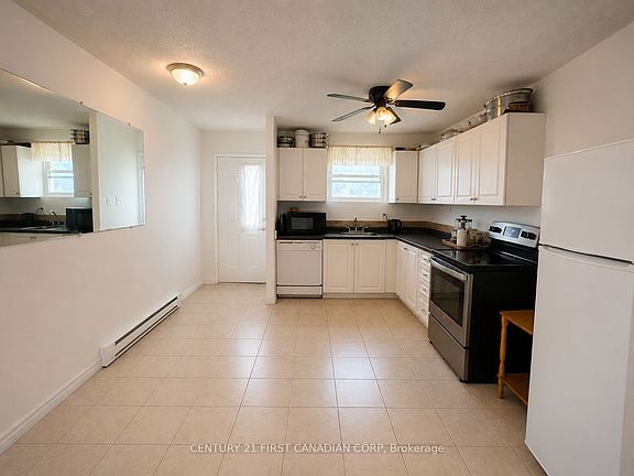 3rd image of 1919 Trafalgar St #37