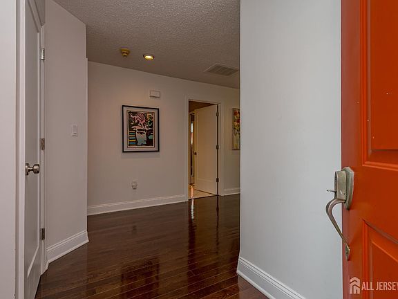 4th image of 2 Truro Dr #A