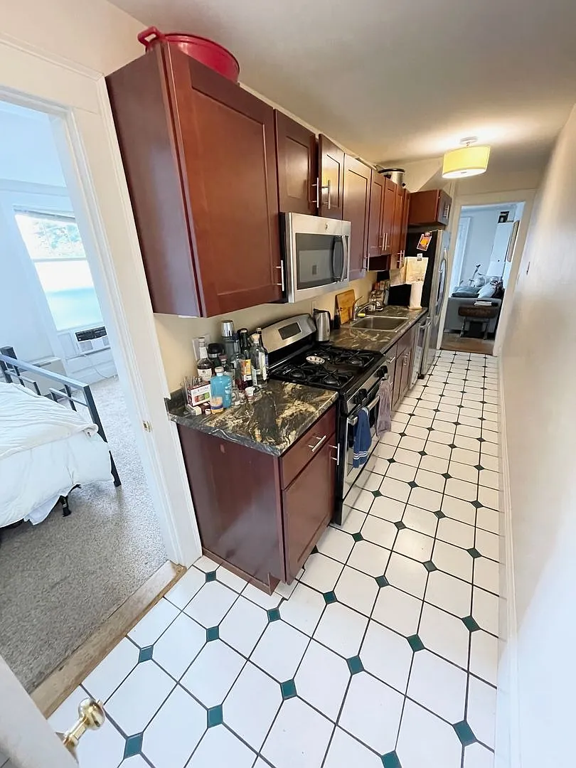 25 Granite Street — Photo 4
