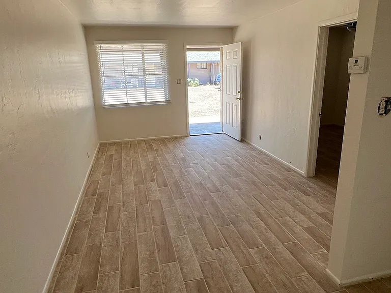 207 E Alice Ave #9 — Photo 5
