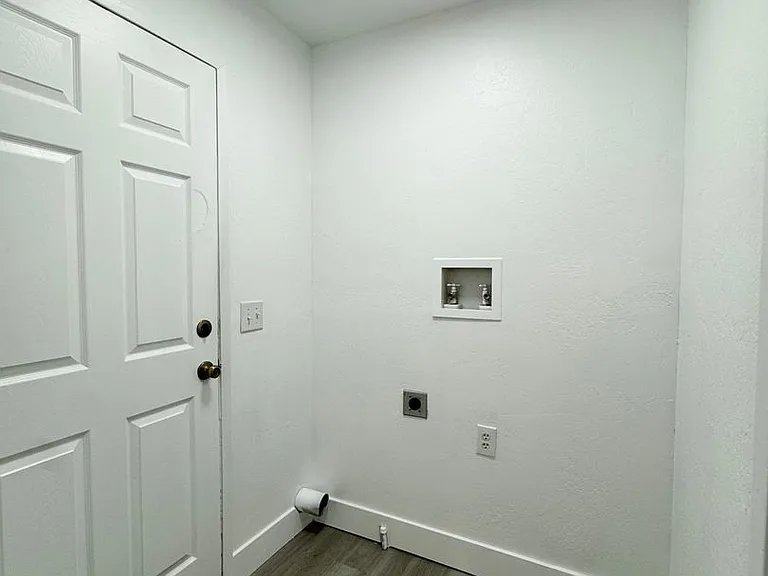 1060 South St — Photo 5