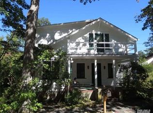 5 Oakwood Pl, Huntington, NY 11743