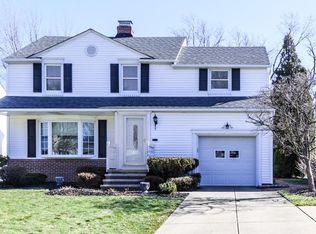 1193 Brainard Rd, Lyndhurst, OH 44124