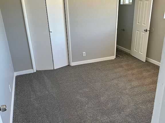 4th image of 710 E Manor Dr