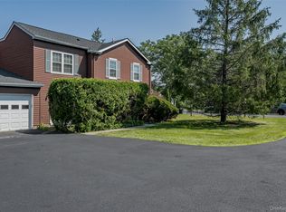 37 Candlestick Ct, Warwick, NY 10990