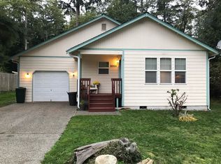 8004 Maple Point Dr, Clinton, WA 98236