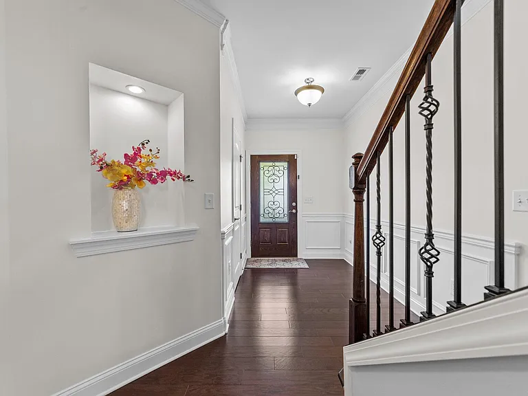329 Castle Rock Ln — Photo 4
