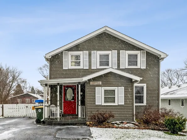 41923 N Beachview Dr, Antioch, IL 60002