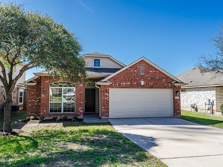 2404 Christoff Loop — Photo 3