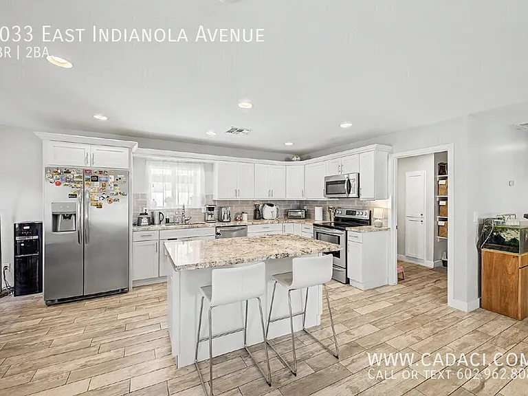 1033 E Indianola Ave — Photo 10