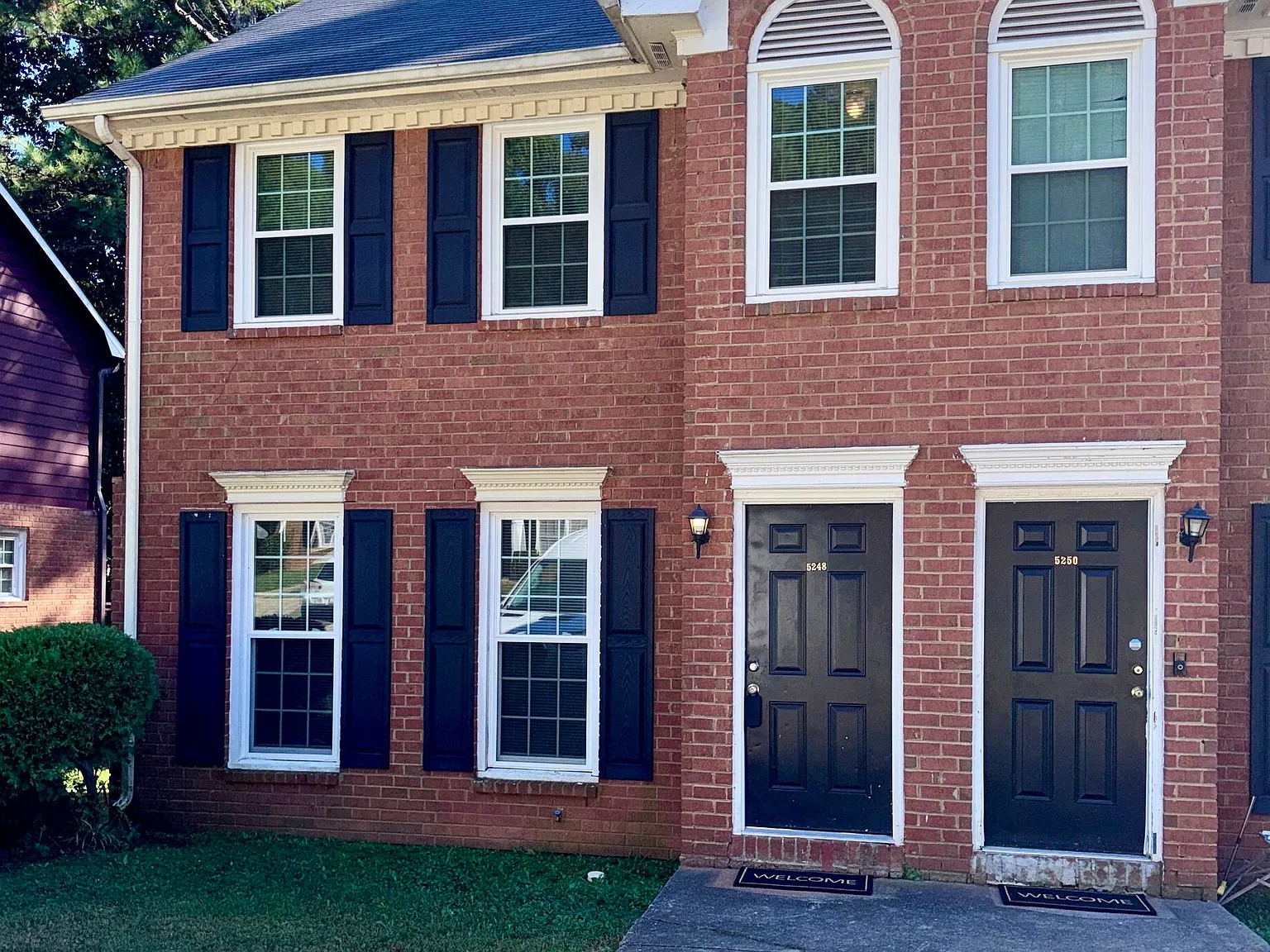 2 bed, 1.5 bath, 1220 sqft, $1,250 — Photo 2
