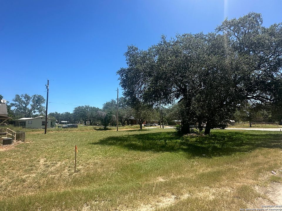 2nd image of 400 Davis LOT 8