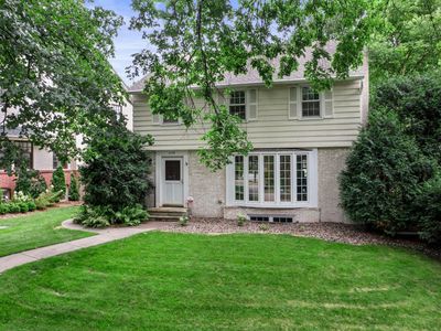 2129 Kenwood Pkwy, Minneapolis, MN, 55405