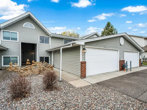 6213 Magda Dr, Osseo, MN 55369