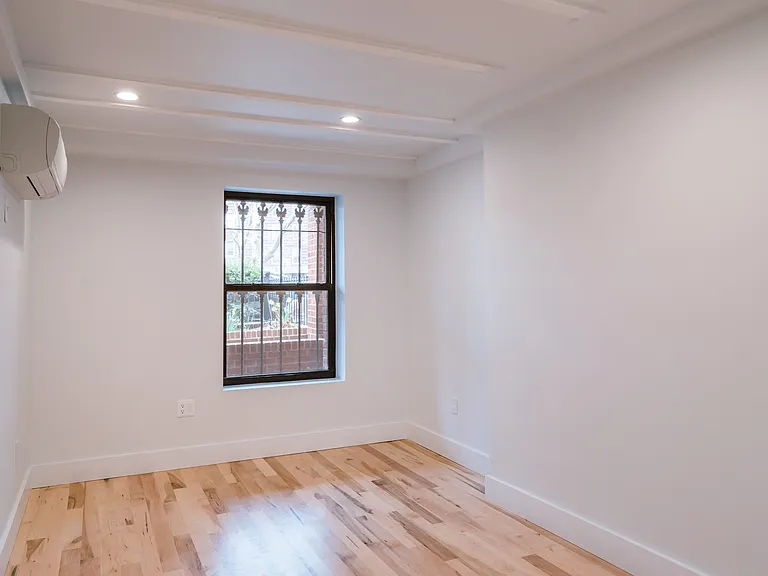 31 Orient Ave #PARLOR — Photo 9