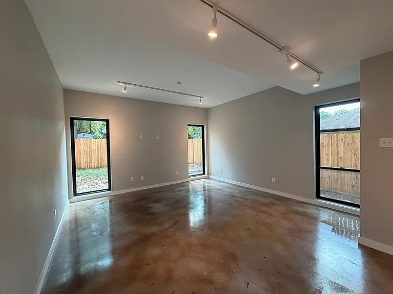 957 Woods Ave — Photo 6