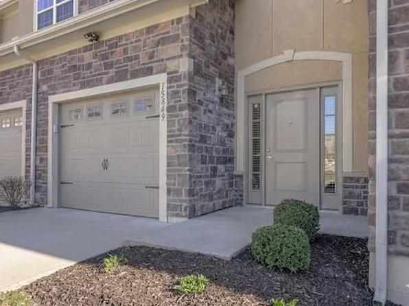 15849 Shawnee Dr, Overland Park, KS 66223