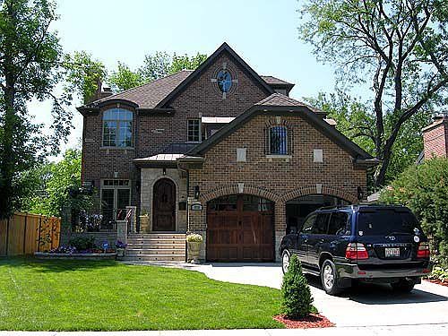 2nd image of 919 Amherst Ln