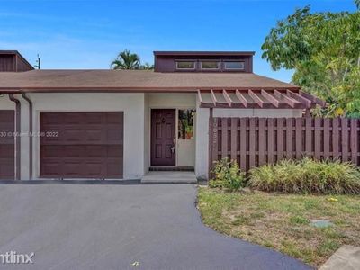 10052 SW 16th St, Pembroke Pines, FL, 33025