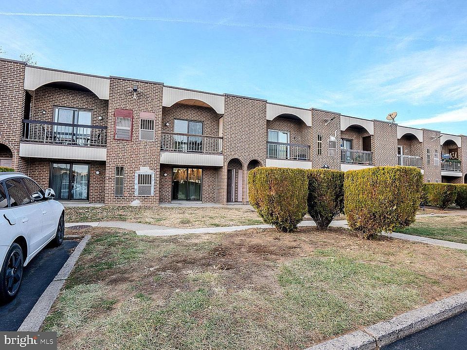 1st image of 2727 Rhawn St