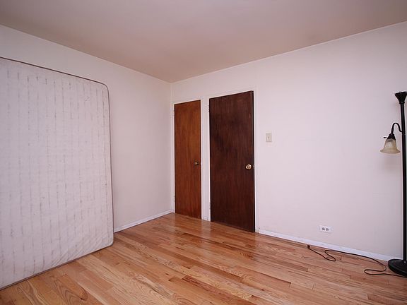 3rd image of 2608 W Balmoral Ave #501