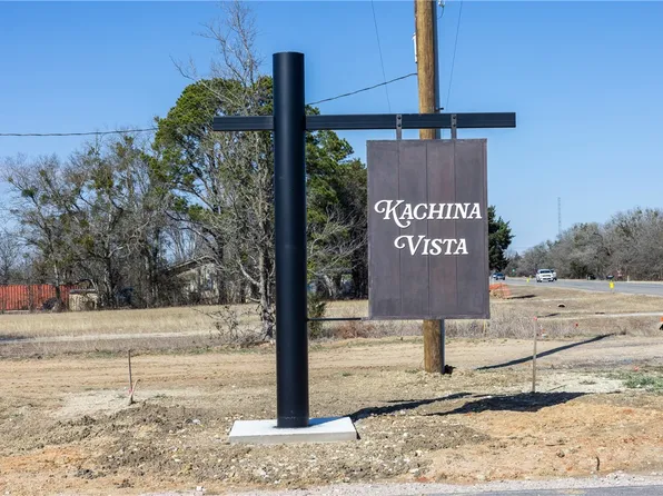 104 Pueblo Dr, Caldwell, TX 77836