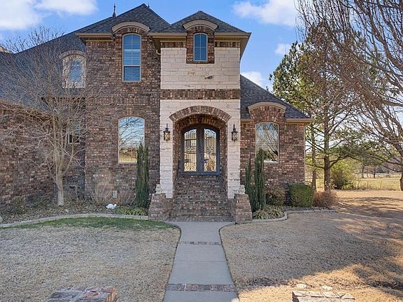 2nd image of 1270 Edinburgh Loop