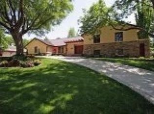 2501 Arno Rd, Mission Hills, KS 66208