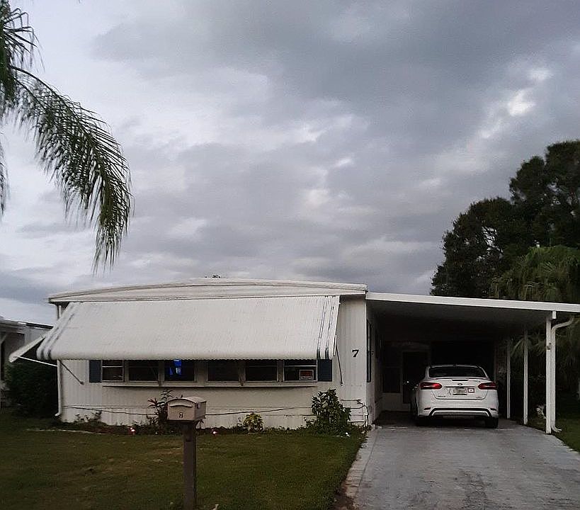 1st image of 7 Yolanda Ln