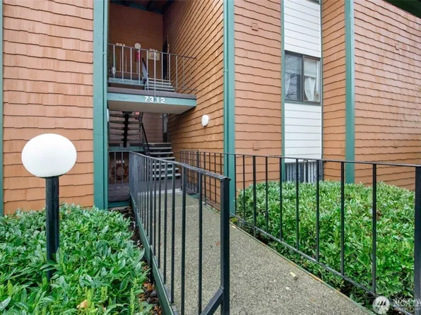 7312 N Skyview Lane #J104, Tacoma, WA 98406