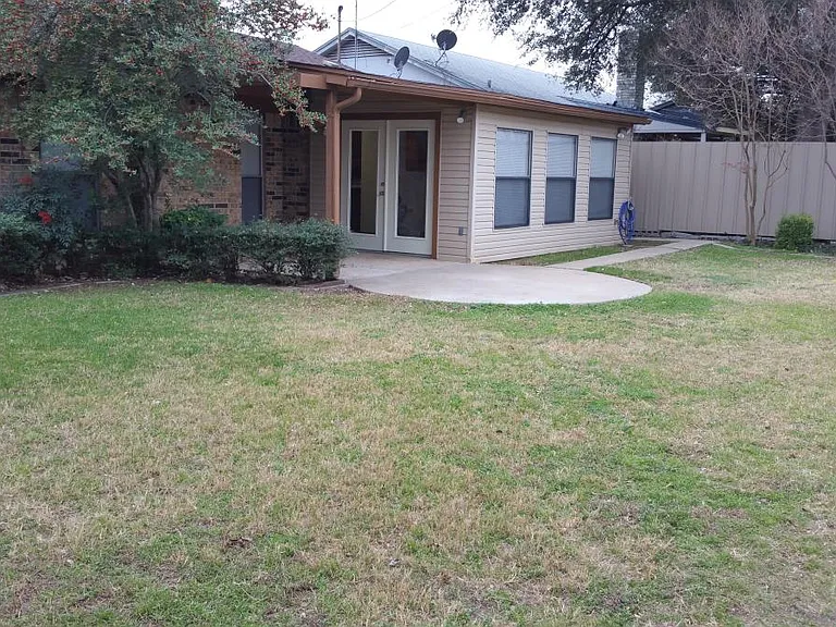 6017 Robin Dr — Photo 29