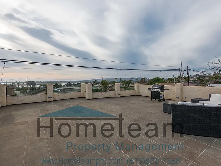 2324 Frankfort St — Photo 2