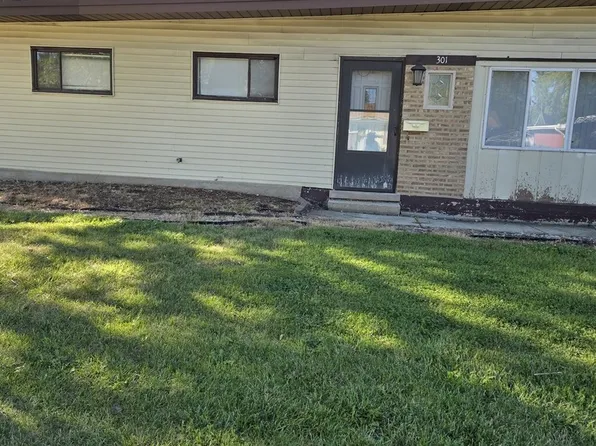 301 Seneca St, Park Forest, IL 60466