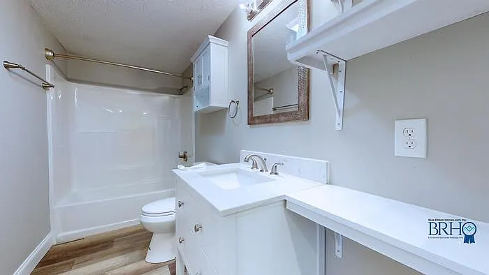1311 W Baxter Ave — Photo 6